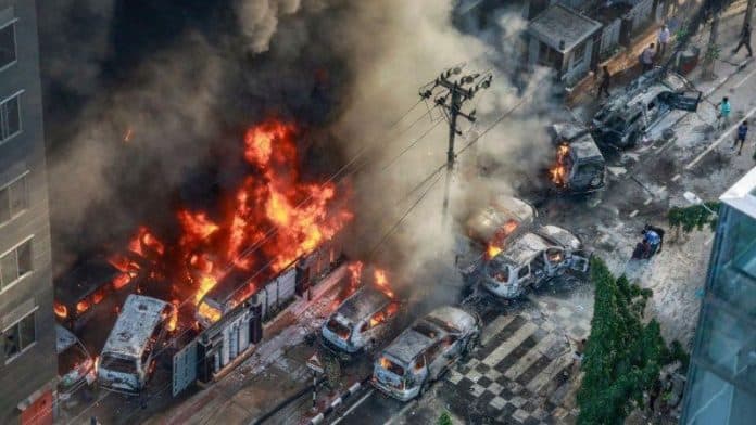 1_wni_tewas_akibat_kerusuhan_di_bangladesh