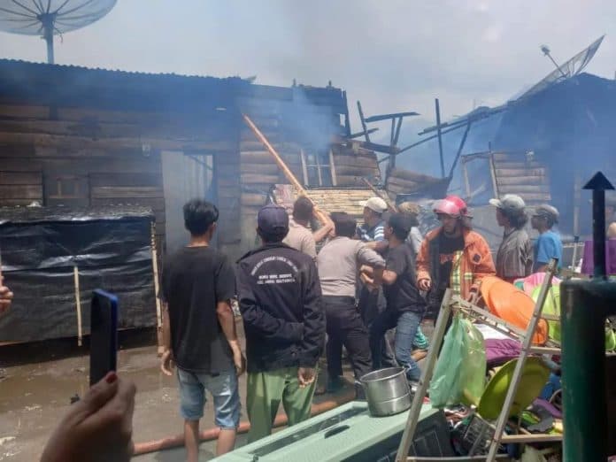 36_rumah_di_karo_terbakar_ini_pemicunya