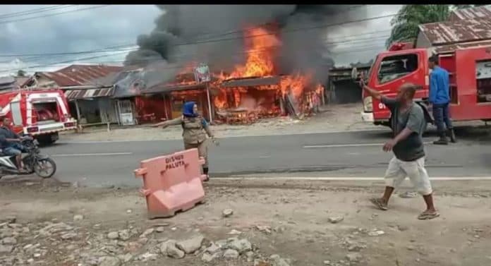 3_rumah_hangus_terbakar_di_paluta