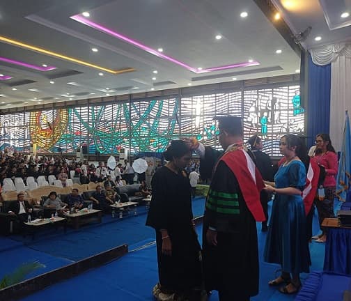 636_mahasiswa_uhkbpnp_wisuda