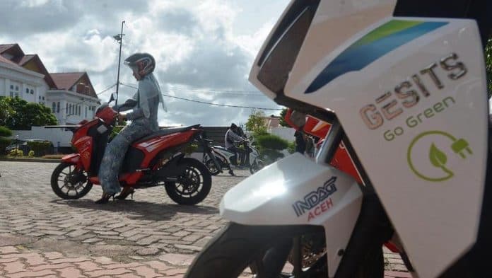 7_bumn_borong_motor_listrik_gesits