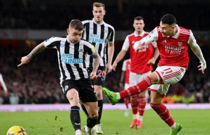 arsenal_diimbangi_newcastle