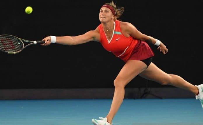 aryna_sabalenka_terjungkal