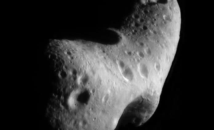 asteroid_yang_mengorbit_bumi_mulai_menjauh
