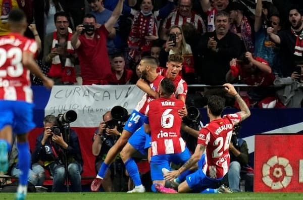 atletico_madrid_permalukan_valencia_3_0