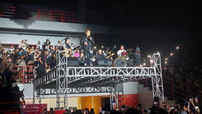 band_armada_sukses_hibur_warga_medan