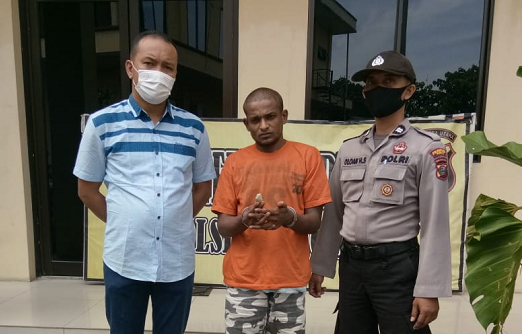 bawa_ganja_seorang_pria_ditangkap