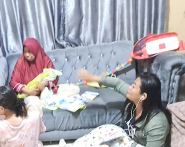 bayi_malang_di_dalam_kardus_ia_dibuang