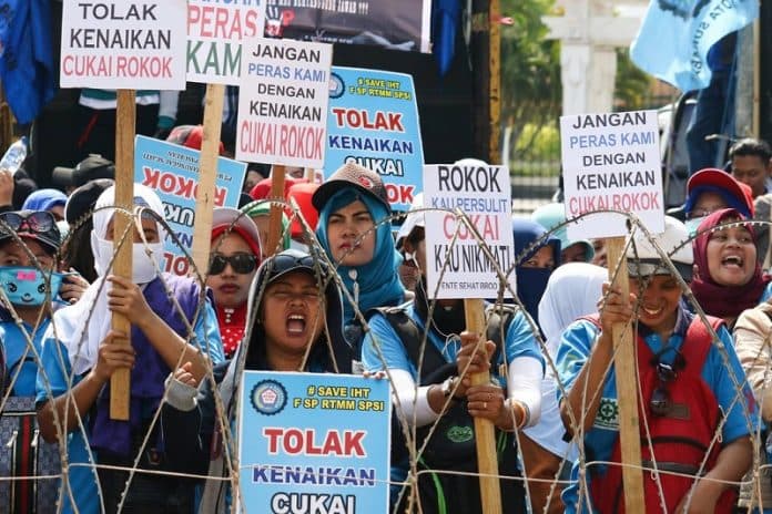 bila_cukai_rokok_naik_buruh_ancam_akan_demo