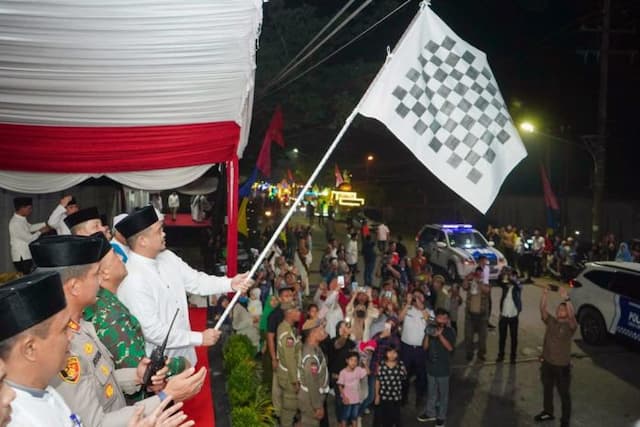 bobby_nasution_lepas_pawai_malam_takbiran