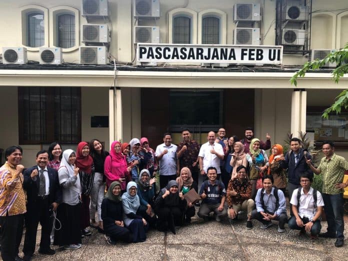 bupati_taput_narasumber_kuliah_umum_di_ui