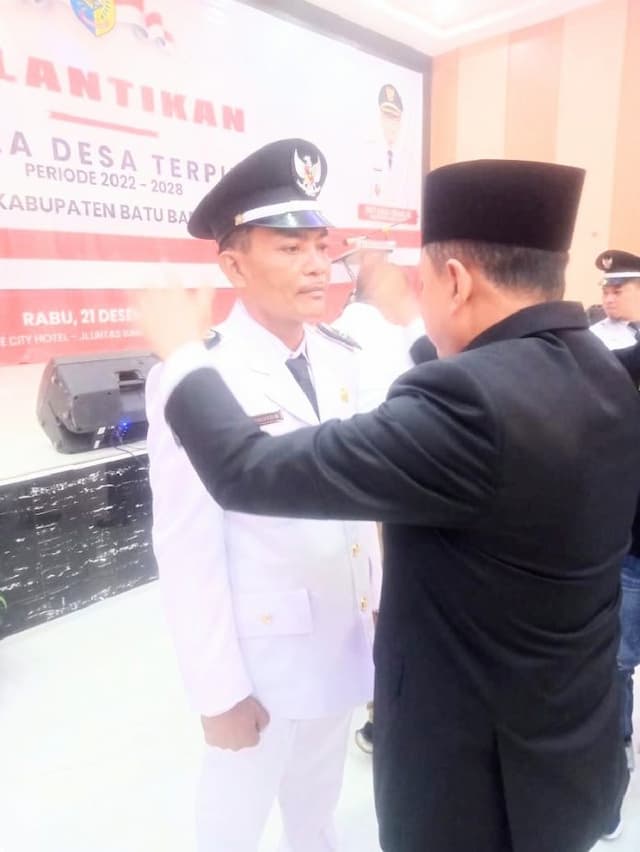 bupati_zahir_lantik_34_kades_di_batu_bara