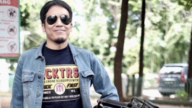 desta_disuruh_sholat_lagi_sama_anaknya