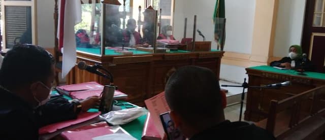 empat_sekawan_diadili_gara_gara_ganja_15_kg