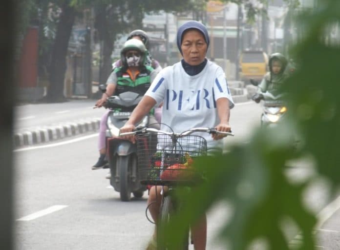 fokus_lensa_bike_to_work_di_pagi_hari