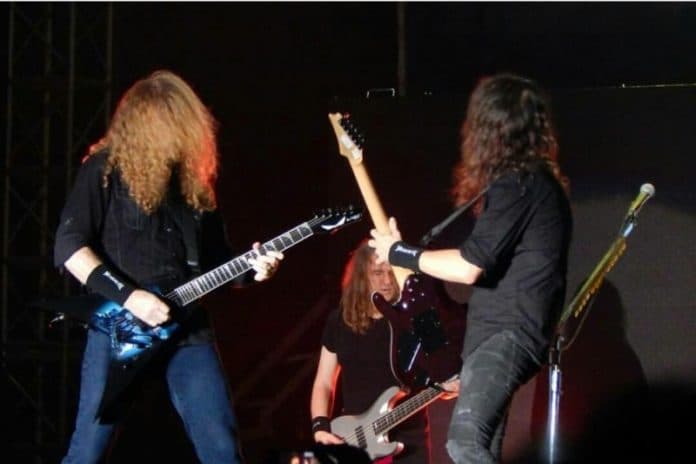 gitar_bertanda_tangan_megadeth_dilelang