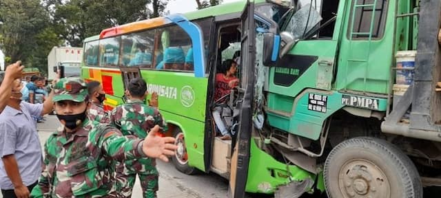 ini_kesaksian_penumpang_bus_pariwisata