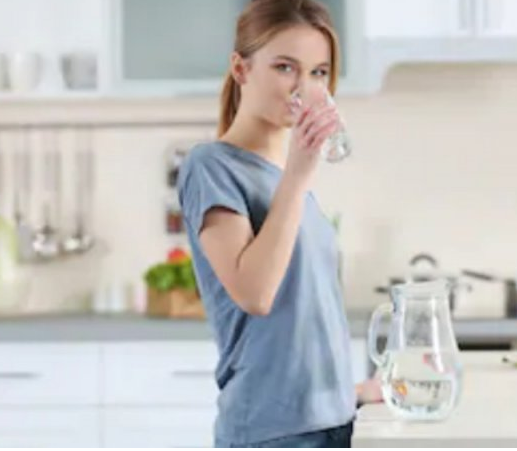 ini_manfaat_minum_air_hangat_bagi_tubuh