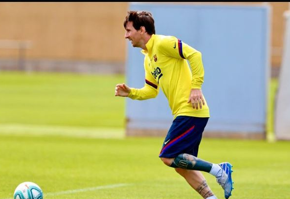 messi_cedera_otot_paha_saat_latihan