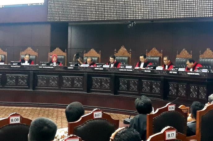mk_gagalkan_mimpi_honorer_diangkat_jadi_pns
