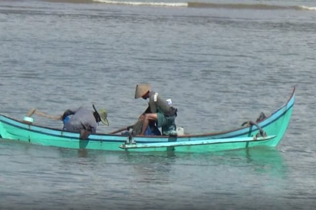 nelayan_sibolga_mengapung_14_jam_di_laut