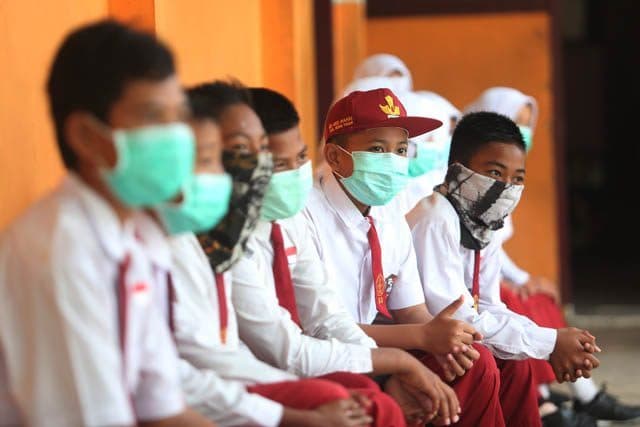 new_normal_amankah_anak_anak_ke_sekolah