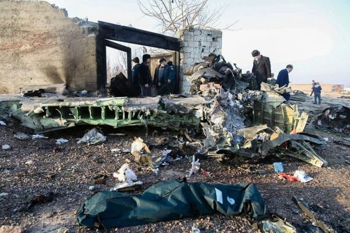 nyasar_rudal_iran_hantam_pesawat_boeing_373
