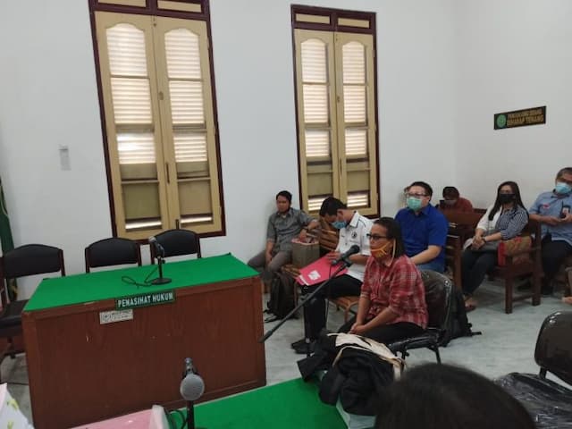 obat_diazepam_menyeret_bu_bidan_ke_pn_medan