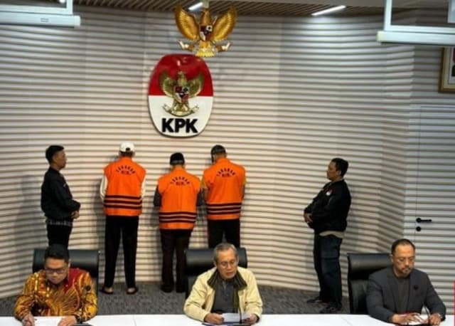 ott_gubernur_rohidin_kpk_sita_rp7_miliar