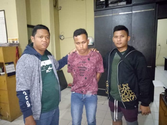 pengecer_sabu_diciduk_di_pinggir_jalan