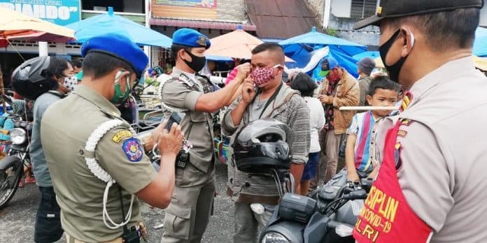 polres_simalungun_bagikan_4000_masker