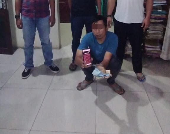 polres_tapsel_tangkap_pelaku_judi_online