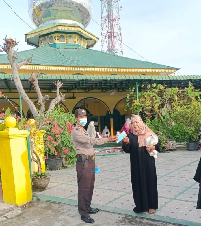 polresta_deli_serdang_amankan_sholat_id