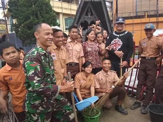 program_jumat_bersih_camat_siborongborong