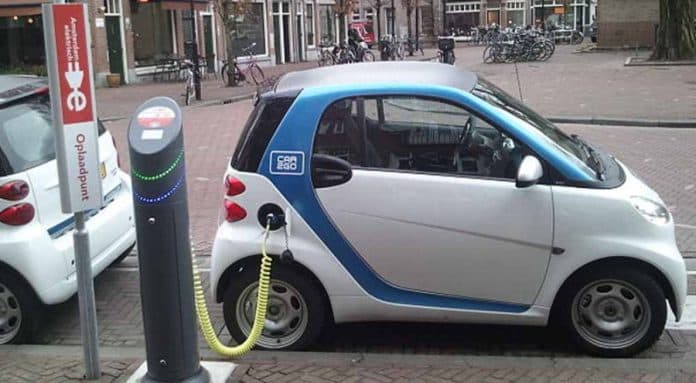 rencana_subsidi_mobil_listrik_rp80_disorot