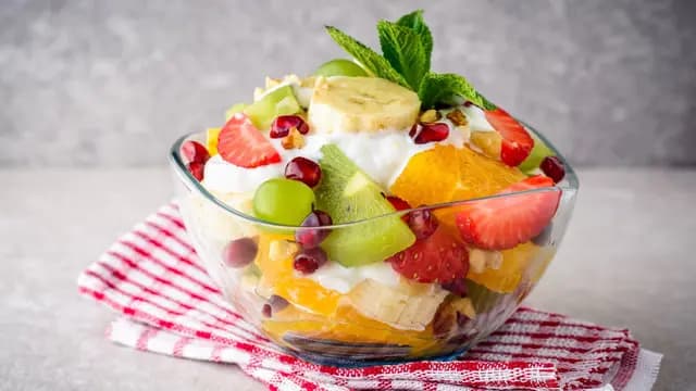 resep_salad_buah_yang_menyegarkan_dan_sehat