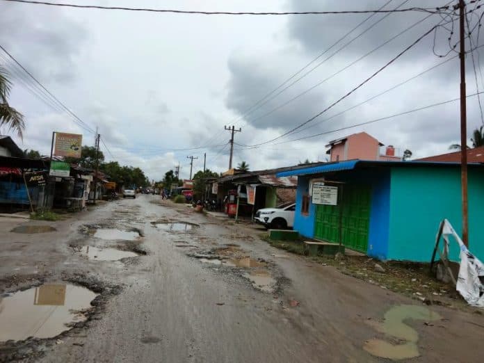 ruas_jalan_provinsi_di_asahan_hancur_lebur