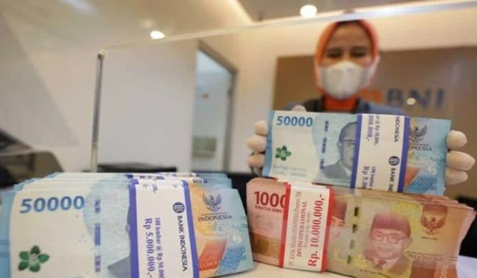 rupiah_menguat_di_level_rp15629_sore_ini