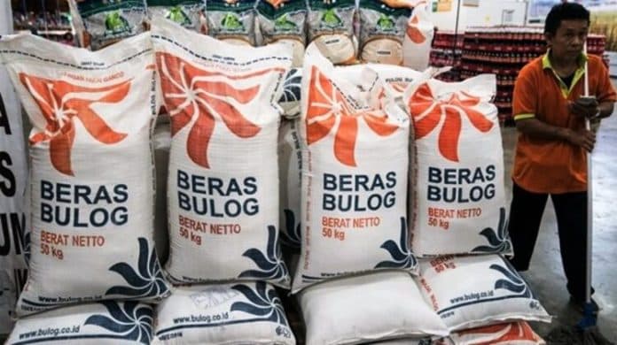 stok_beras_di_bulog_hanya_13_juta_ton