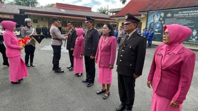 tiga_personel_polres_sibolga_purna_bhakti