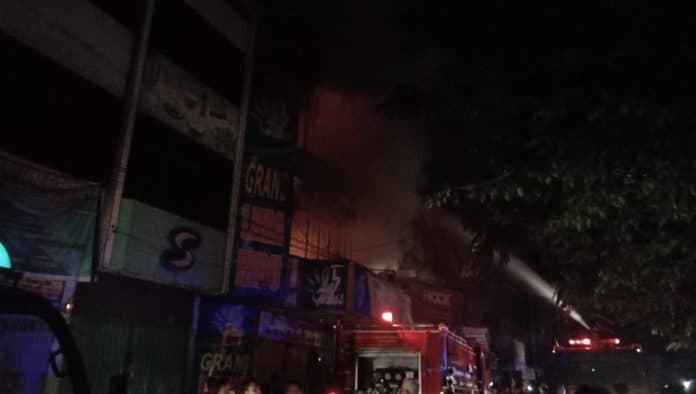 toko_serba_lima_ribu_hangus_terbakar