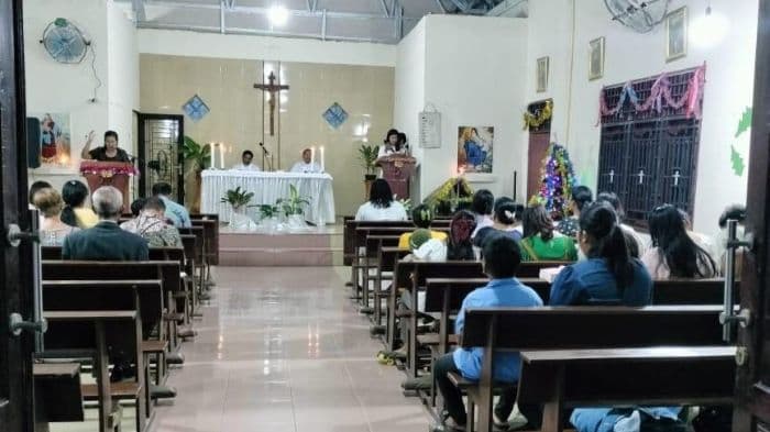 umat_nasrani_di_langkat_gelar_ibadah_malam_tahun_baru_polisi_pastikan_keamanan