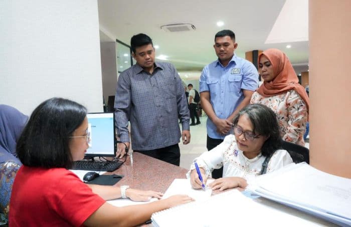 pelayanan_pbg_di_mpp_medan_bobby_ingatkan_jajarannya_jangan_membingungkan_masyarakat_