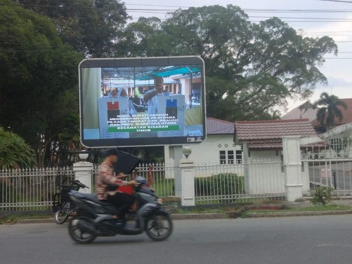 videotron_csr_bank_sumut_dipasang_di_kantor_bupati_asahan_jadi_sarana_informasi