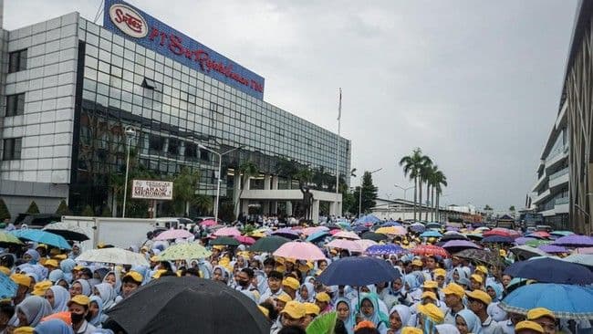 empat_fakta_sritex_resmi_tutup_per_hari_ini_dan_phk_total_10_ribu_karyawan