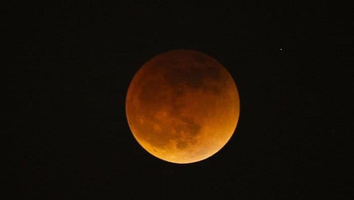 fenomena_astronomi_maret_2025_gerhana_bulan_hingga_ekuinoks