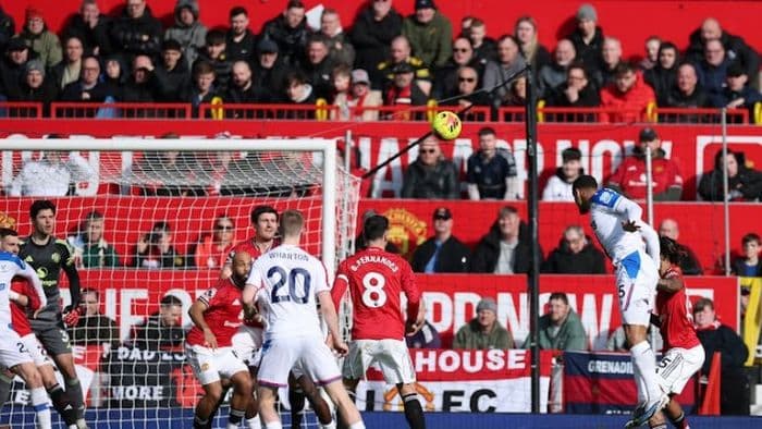 gol_kilat_lacroix_bungkam_old_trafford_mu_tertinggal_01_dari_crystal_palace_di_babak_pertama