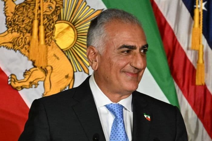 pemimpin_tertinggi_iran_tewas_putra_mahkota_iran_serukan_rakyat_turun_ke_jalan