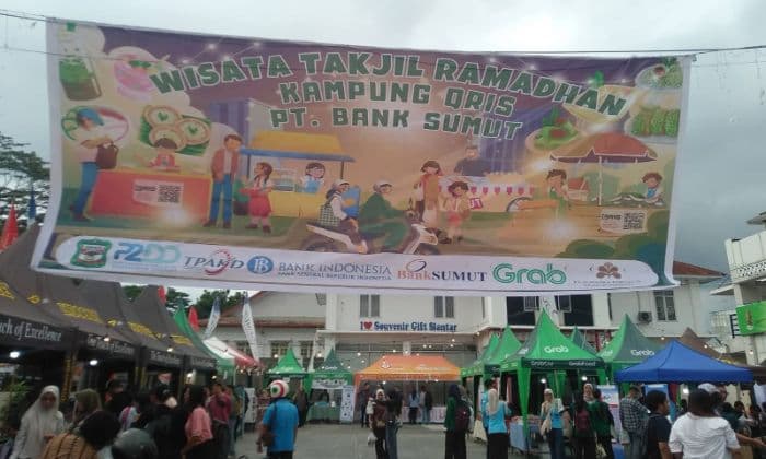 rekomendasi_lokasi_ngabuburit_di_pematangsiantar_wisata_takjil_ramadan_kampung_qris_di_lapangan_parkir_pariwisata