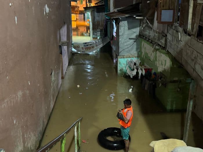 diguyur_hujan_deras_medan_maimun_terendam_banjir